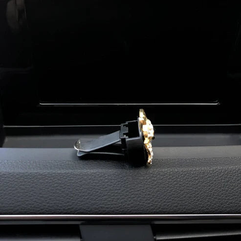 Retro Cute Kitten Car Ornament – Dashboard Cat Figurine Accessory for Interior Decoration & Gift | Kawaii Style Car Decor (UAE Edition)
